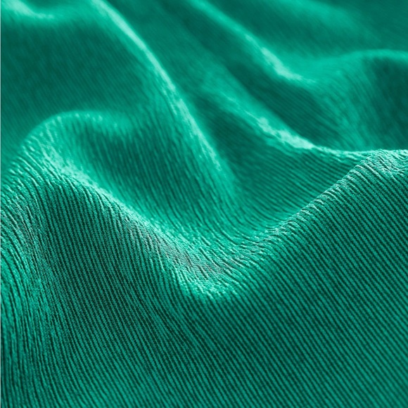 NWT Athleta Green Echo Shorts Size 16 Plus Size Athletic Shorts Workout - Picture 3 of 12